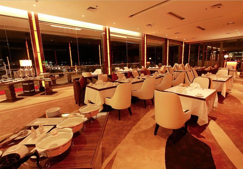 โรงแรมรอยัล อัสนอฟ เปกันบารู ภายนอก รูปภาพ