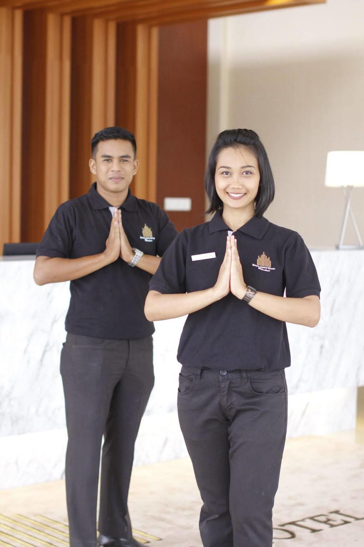 โรงแรมรอยัล อัสนอฟ เปกันบารู ภายนอก รูปภาพ